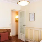 Lovely Flat Close To Eiffel Tower 아파트 *