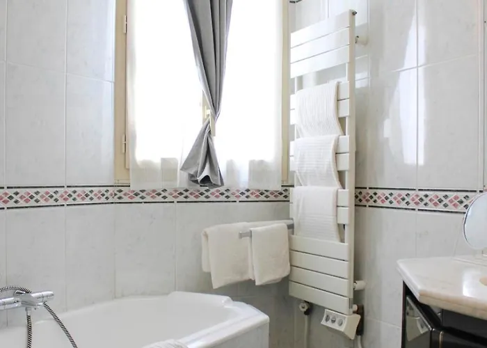 Lovely Flat Close To Eiffel Tower 파리