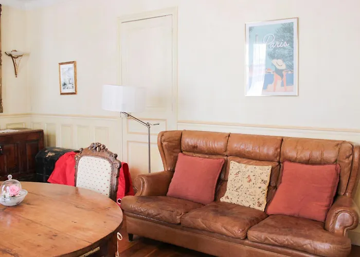 Lovely Flat Close To Eiffel Tower 파리